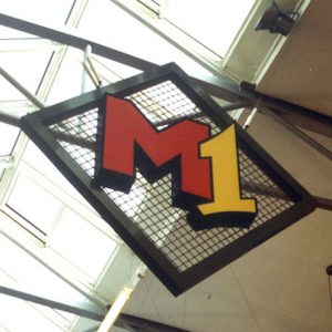 M1 - logo przestrzenne
